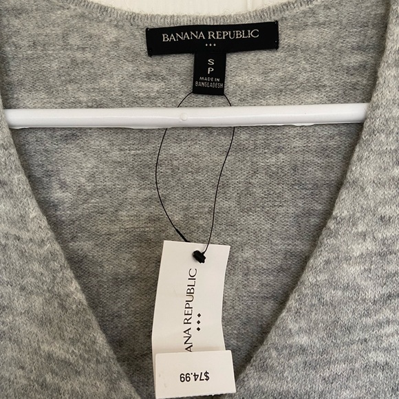 NWT Banana Republic Sweater - Picture 2 of 3